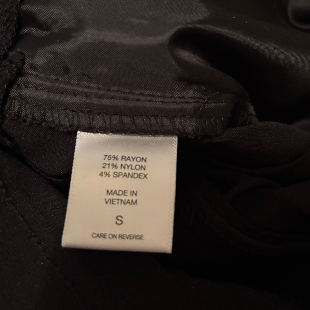 New York & Company Black Women’s Stretch Casual Shorts - Size S - Picture 10 of 12